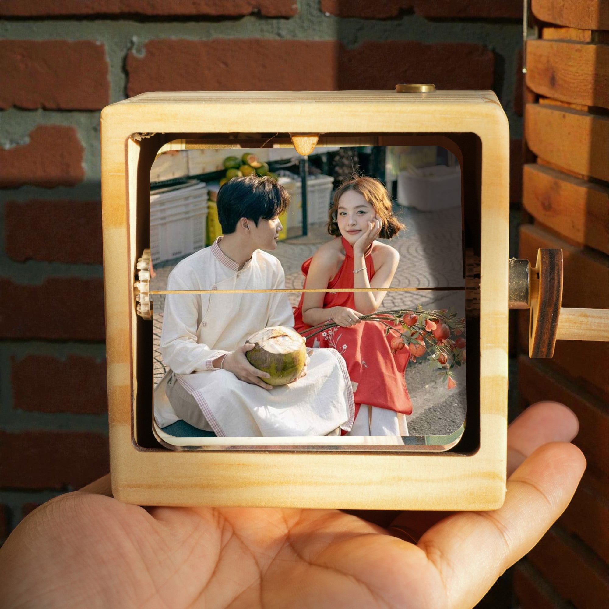 Hộp quay ảnh kỷ niệm - flip photo box - tích hợp đèn LED - in hình ảnh theo yêu cầu