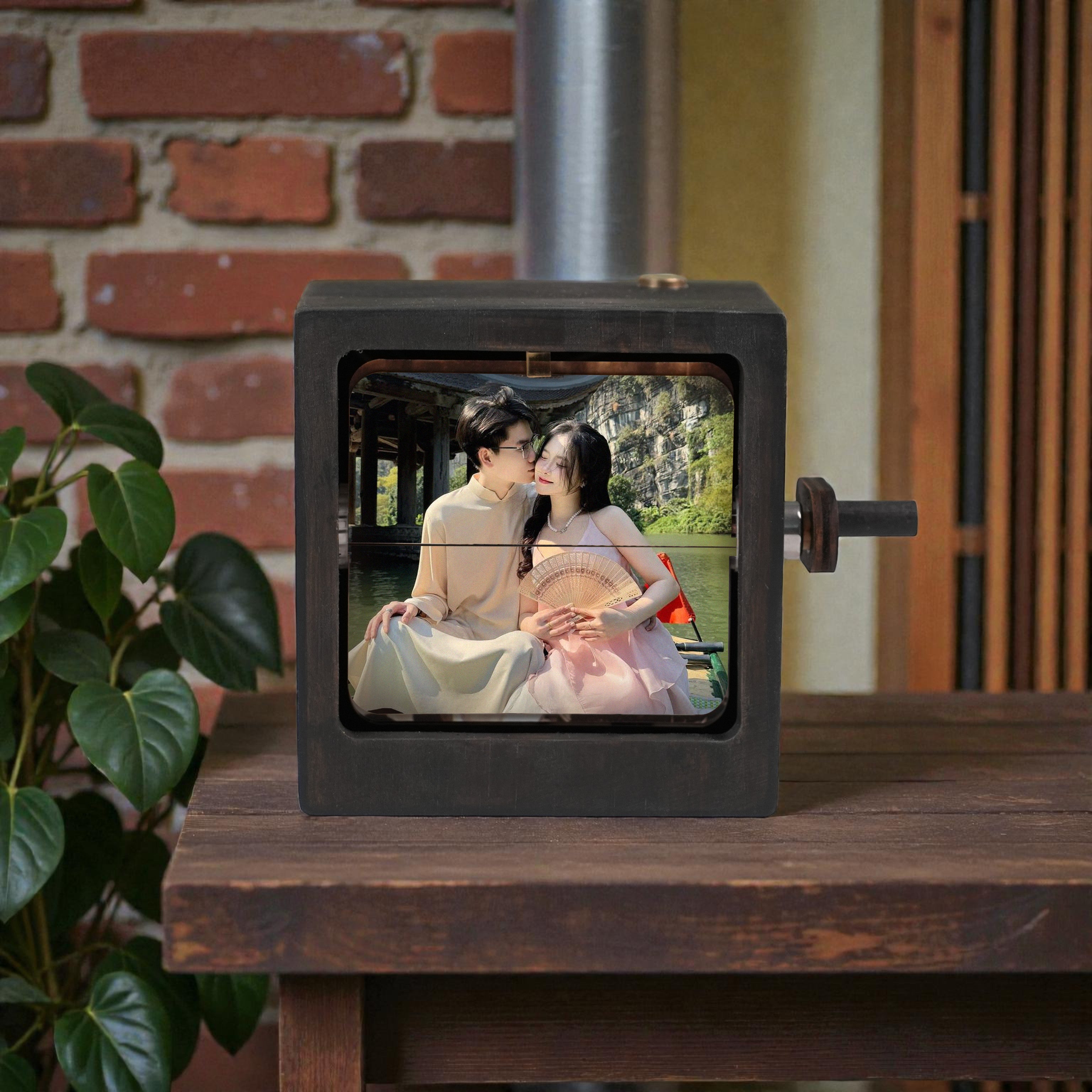 Hộp quay ảnh kỷ niệm - flip photo box - tích hợp đèn LED - in hình ảnh theo yêu cầu