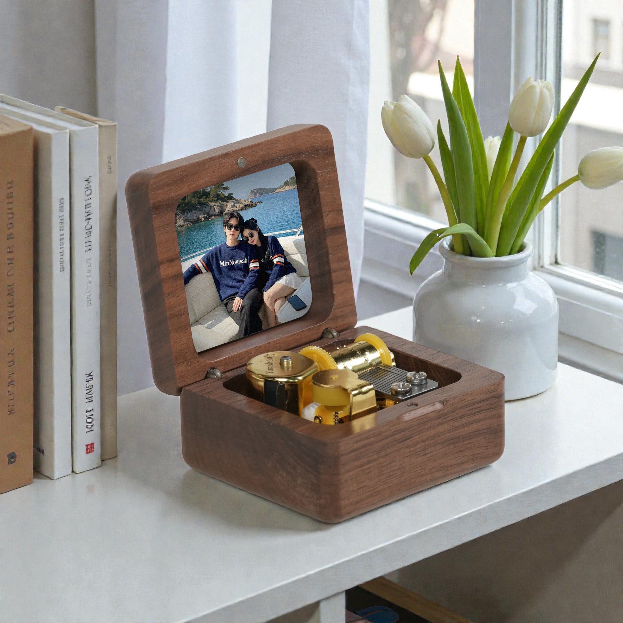 Hộp nhạc cót khắc tên, in hình theo yêu cầu, hộp gỗ óc chó cao cấp, musicbox - quà tặng sinh nhật, kỷ niệm