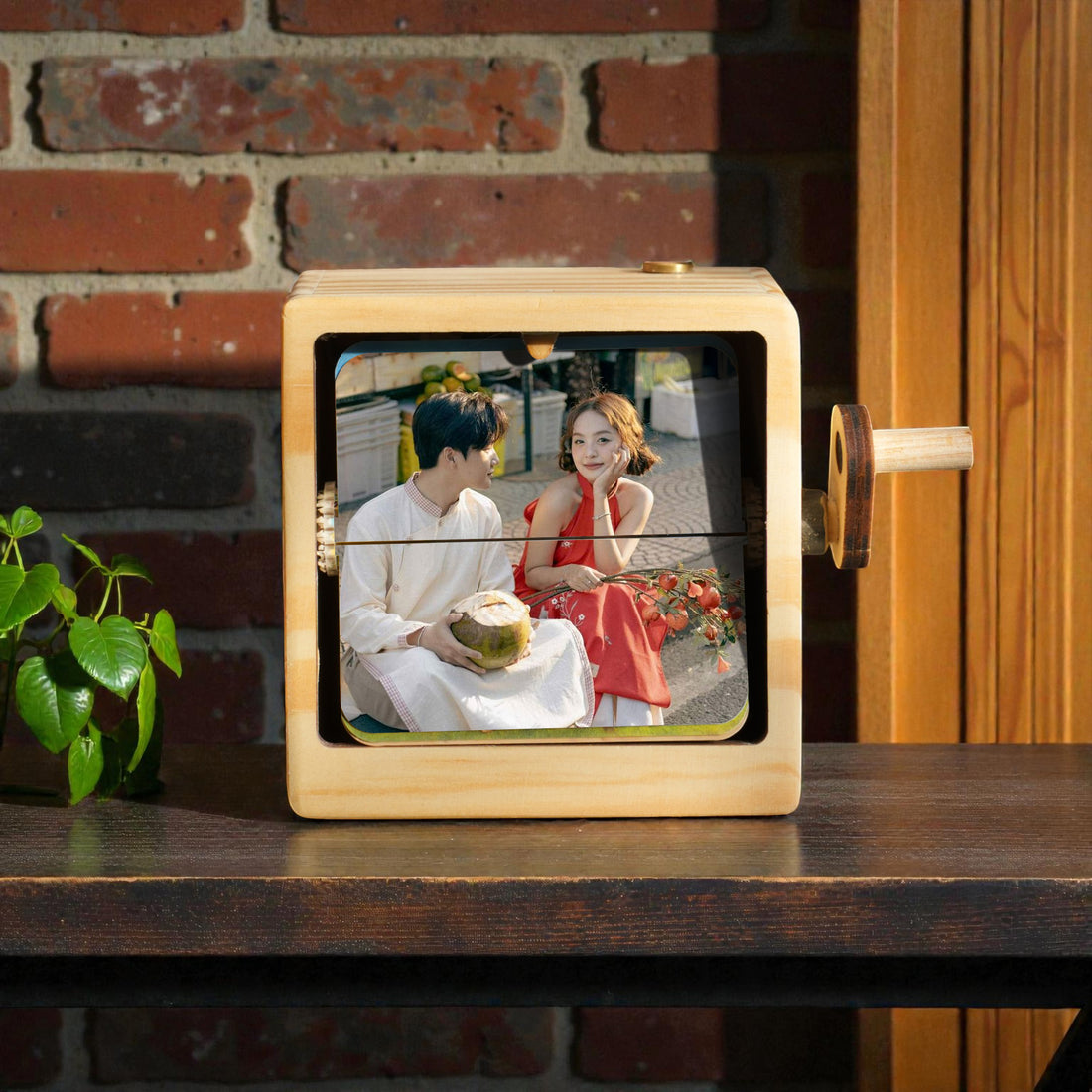 Hộp quay ảnh kỷ niệm - flip photo box - tích hợp đèn LED - in hình ảnh theo yêu cầu