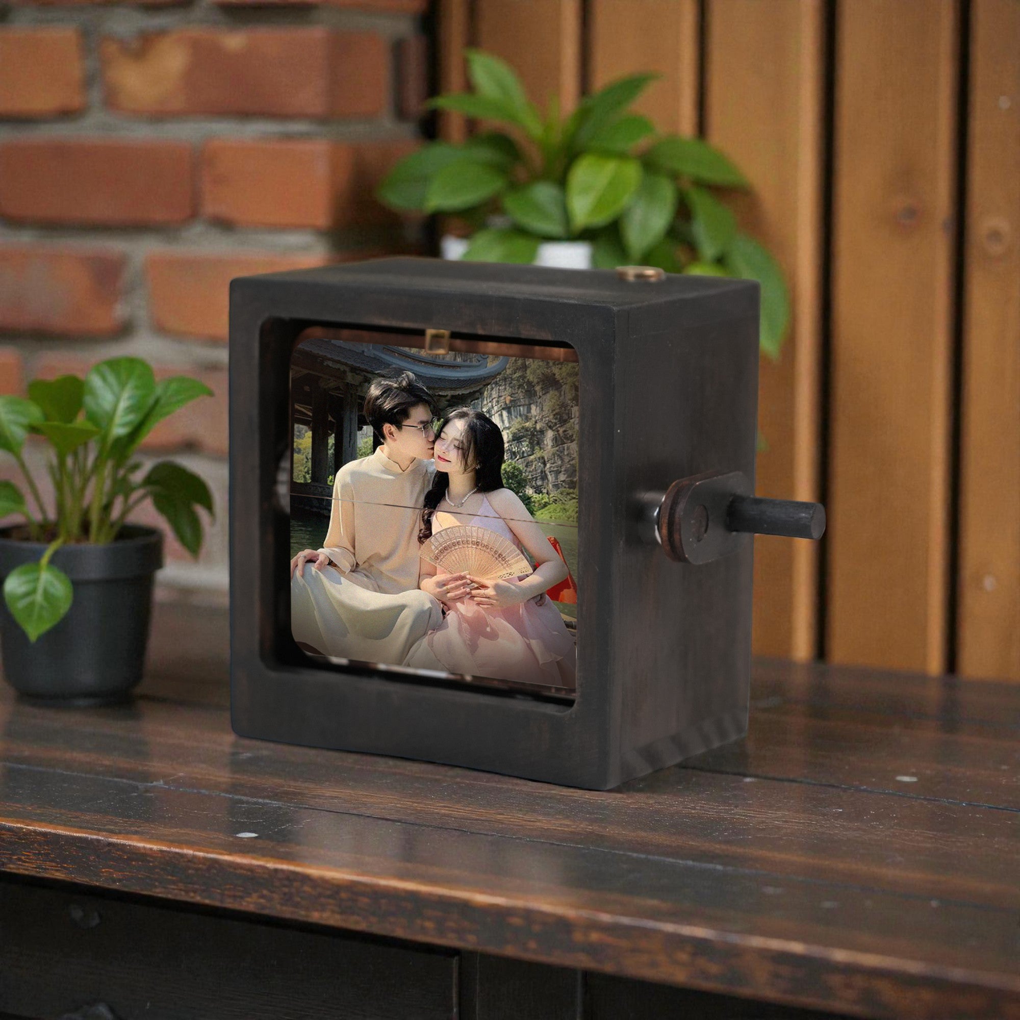Hộp quay ảnh kỷ niệm - flip photo box - tích hợp đèn LED - in hình ảnh theo yêu cầu
